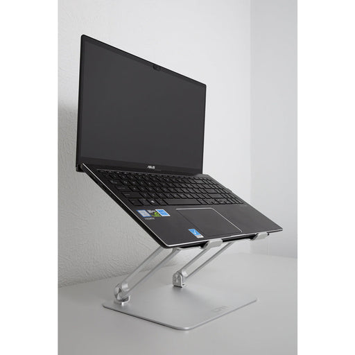 BodyBilt Laptop Stand with laptop